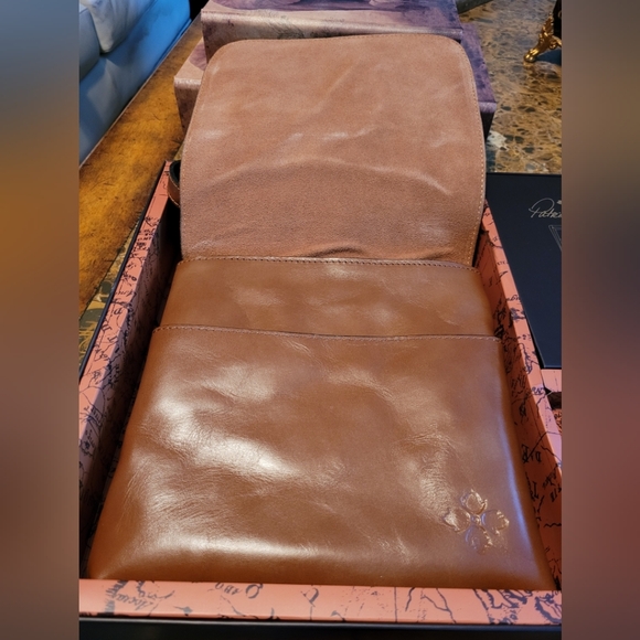 Patricia Nash NIB MESSENGER BAG AND WALLET - Picture 7 of 10